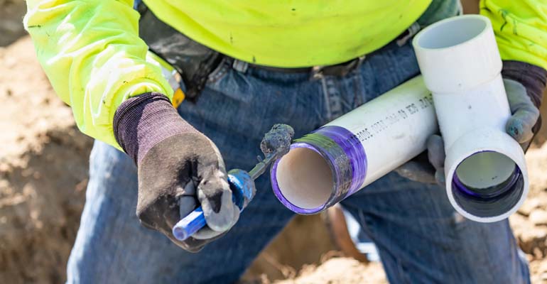 Adhesivos de alto rendimiento en sistemas de agua: lo que los ingenieros deben saber