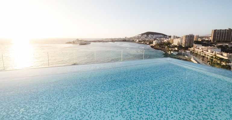 Ashotel impulsa el proyecto piloto ‘Agua en Positivo’ para medir y reducir el impacto de la huella hídrica en el sector hotelero
