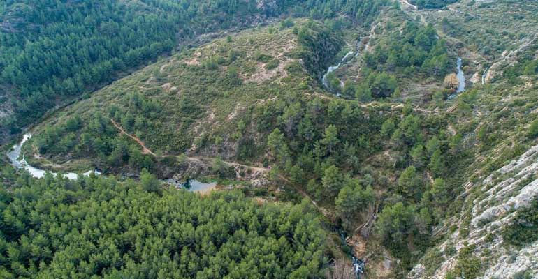 Vista del río Palancia, que vuelve a llevar agua tras 5 décadas seco