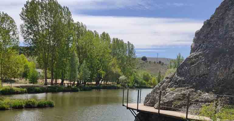 Cauce de un río en España