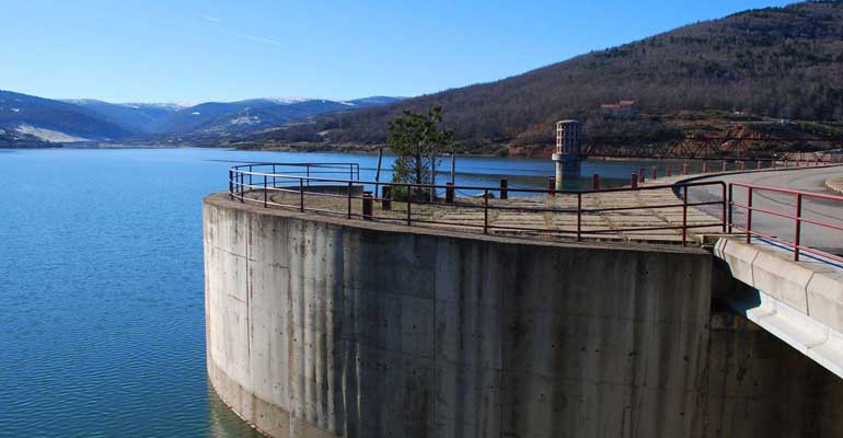 El Miteco quiere garantizar la seguridad de una veintena de presas en la cuenca del Ebro
