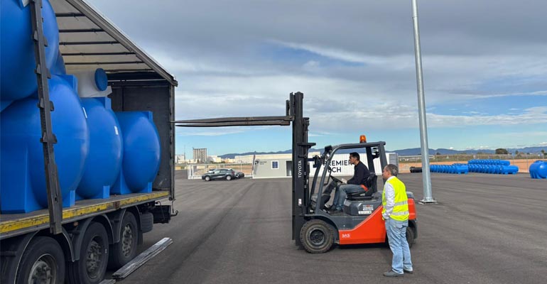 premier-tech-centro-logistico-amposta-camion
