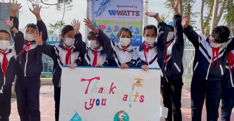 Watts Water entrega su sistema AquaTower de filtración de agua a una esculea de Vietnam